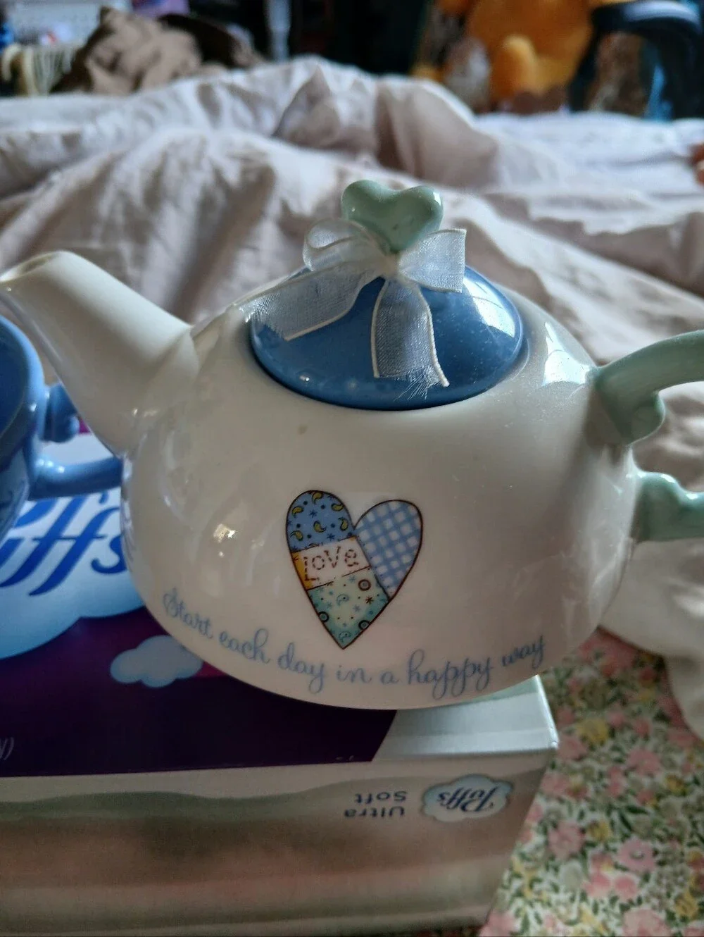 HOLLY HOBBIE TEAPOT FOR ONE